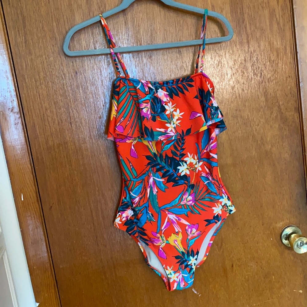 Old Navy Floral Ruffle Swimsuit - Medium